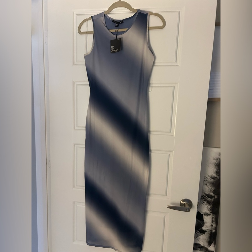 Sleeveless Navy and White ombré-dress  soft material